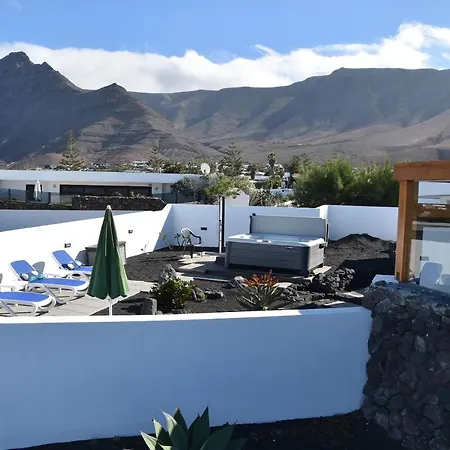 La Belle Vie Villa Famara Exterior photo