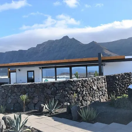 La Belle Vie Villa Famara Exterior photo